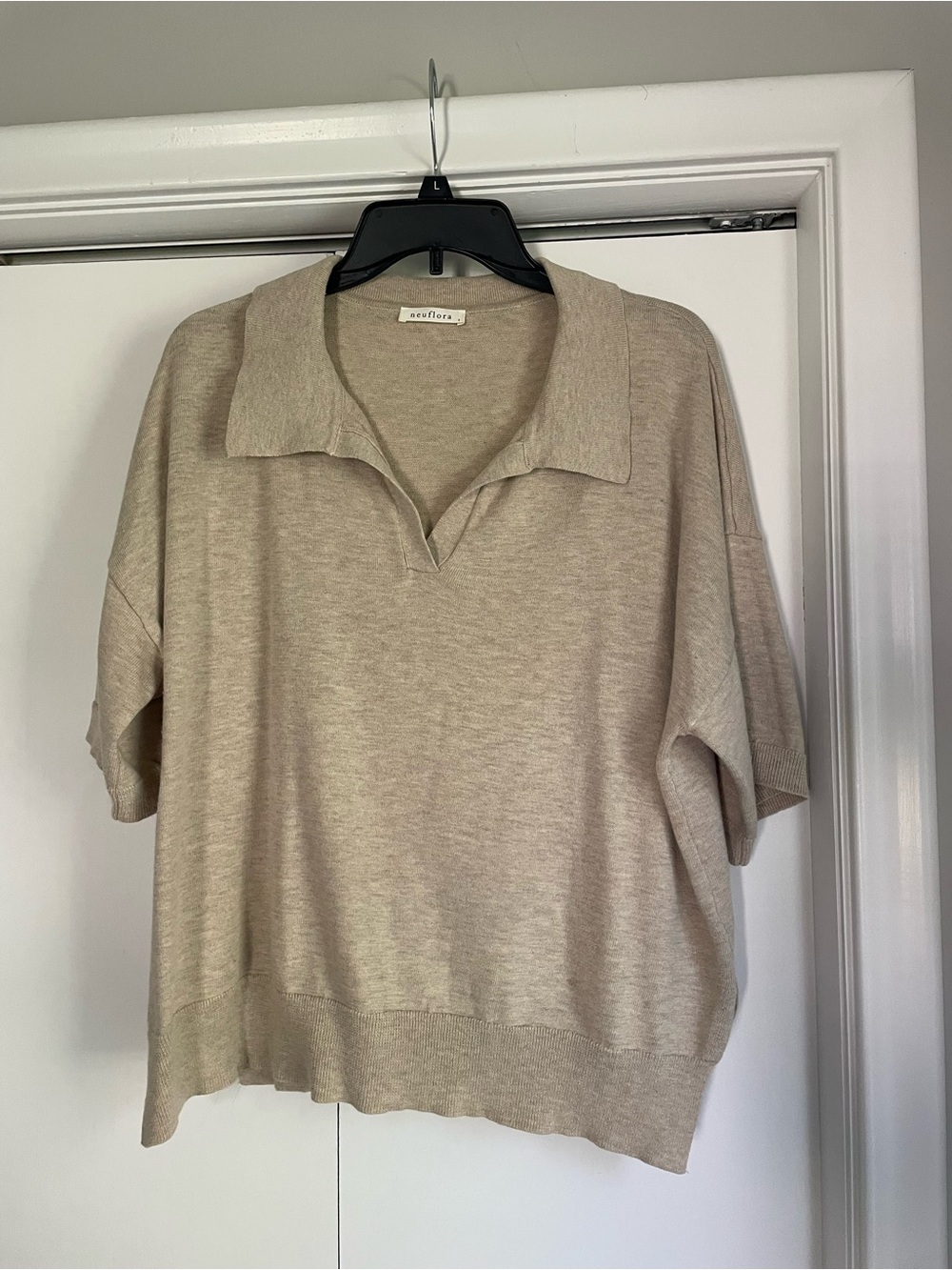 Neuflora collared short sleeve sweater